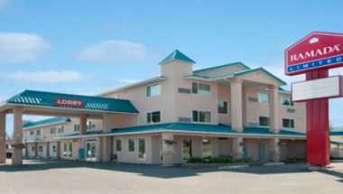 100 Mile House, BC 的 Ramada by Wyndham 100 Mile House