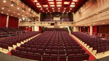 The Woodville в Gravesend, GB1