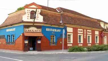 Kaloz Fregatt Panzio & Restaurant in Tata, HU