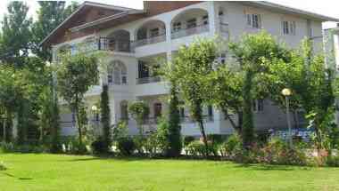 Hotel Nigeen Resorts in Srinagar, IN