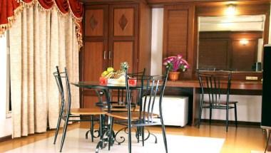 Summit Hotel в Ahmedabad, IN