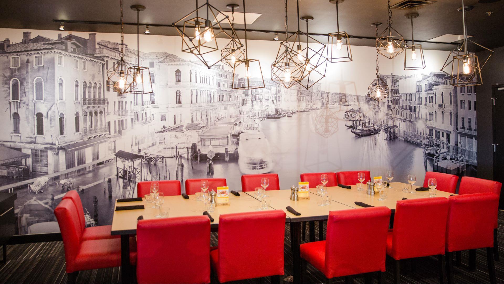 Изображение помещения для встречи