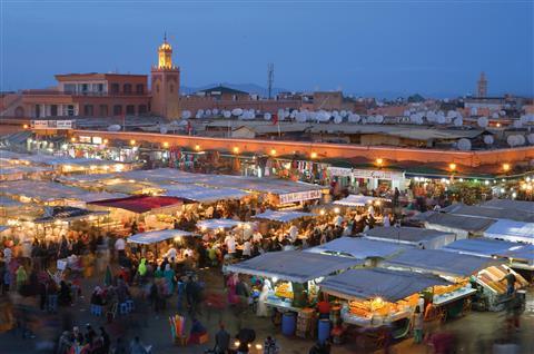 A great introduction to the “Ochre” city through a walking guided tour