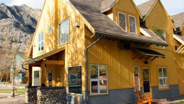 Waterton Lakes Lodge Resort в Waterton Park, AB