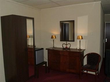 Hotel - Cafe - Restaurant Onder de Linden a Roden, NL