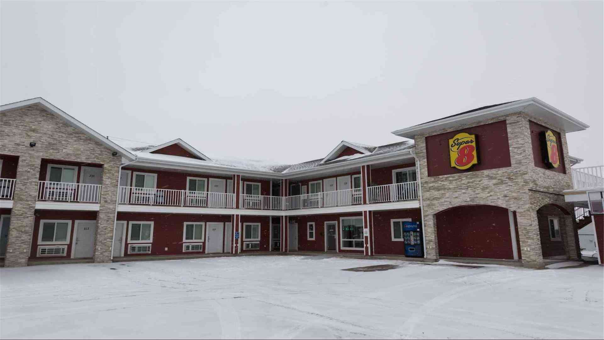 Super 8 by Wyndham Watrous in Watrous, SK