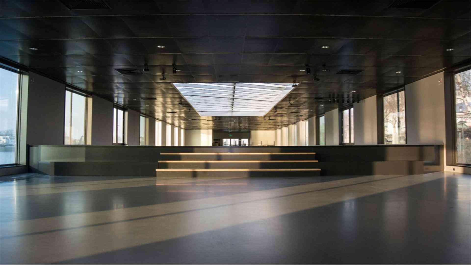 Basel, CH 的 Mitteldeck