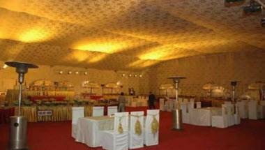 E Club - Dolly Farms & Resorts Pvt. Ltd. a New Delhi, IN