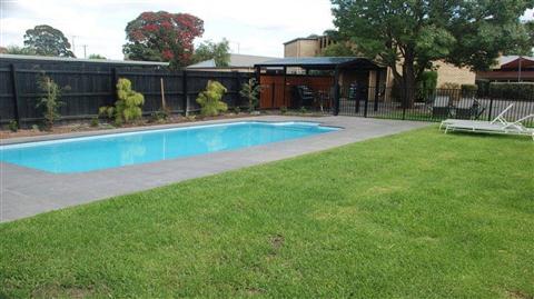 Mitchell on Main Hotel, Lakes, AU