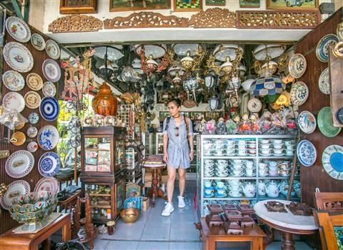 Triwindu Antique Market