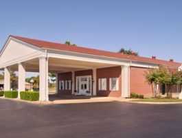 Days Inn & Suites by Wyndham Collierville Germantown Area в Collierville, TN
