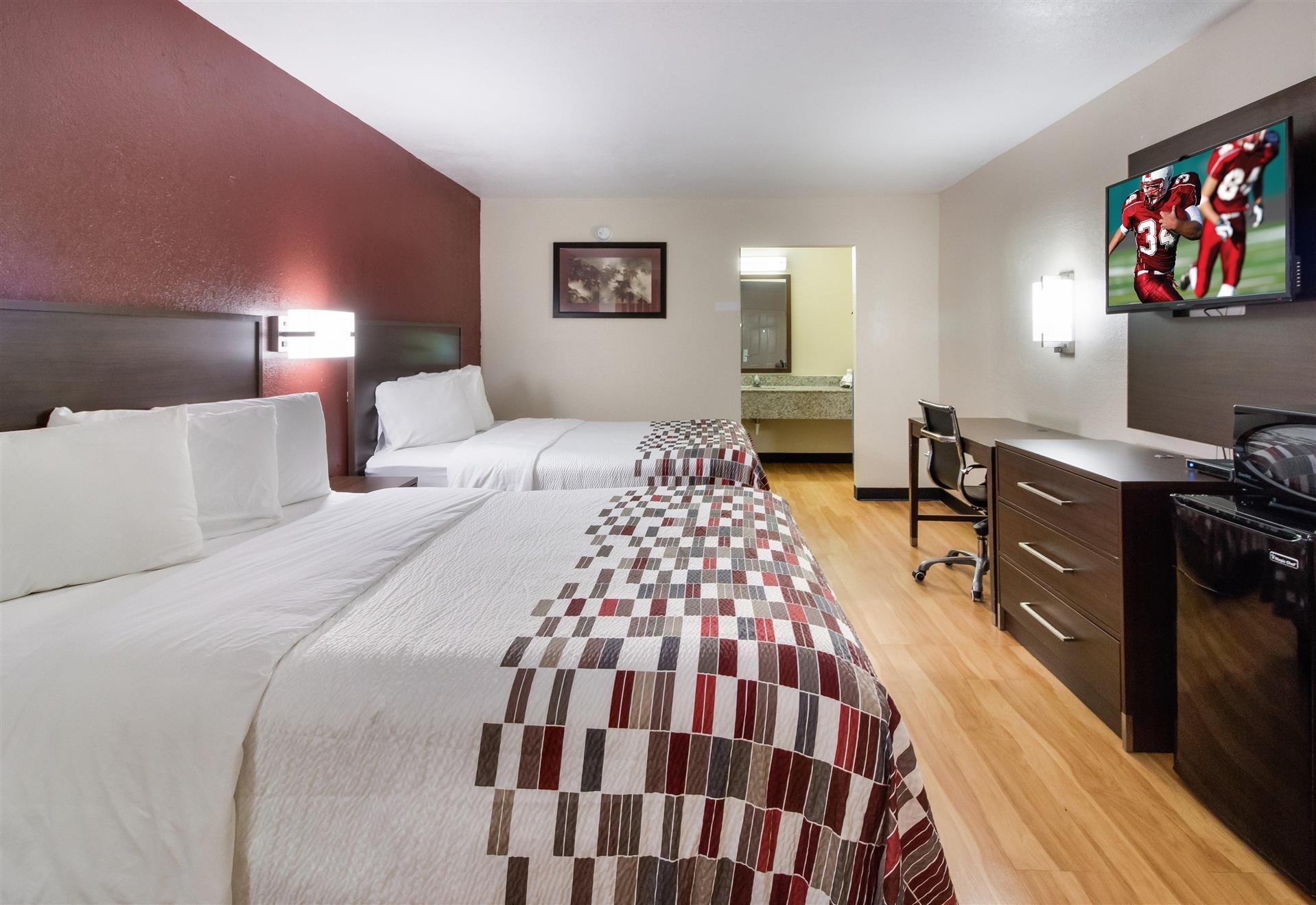 Red Roof Inn & Suites Commerce - Athens image