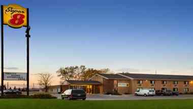 Super 8 by Wyndham Winnipeg East MB в Winnipeg, MB