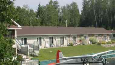 Algonquin Lakeside Inn в Dwight, ON