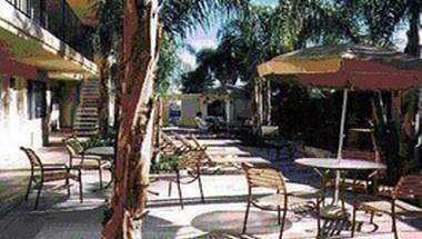 PB Surf Beachside Inn image