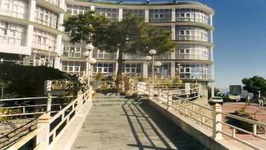 Hotel Barog Heights in Solan, IN