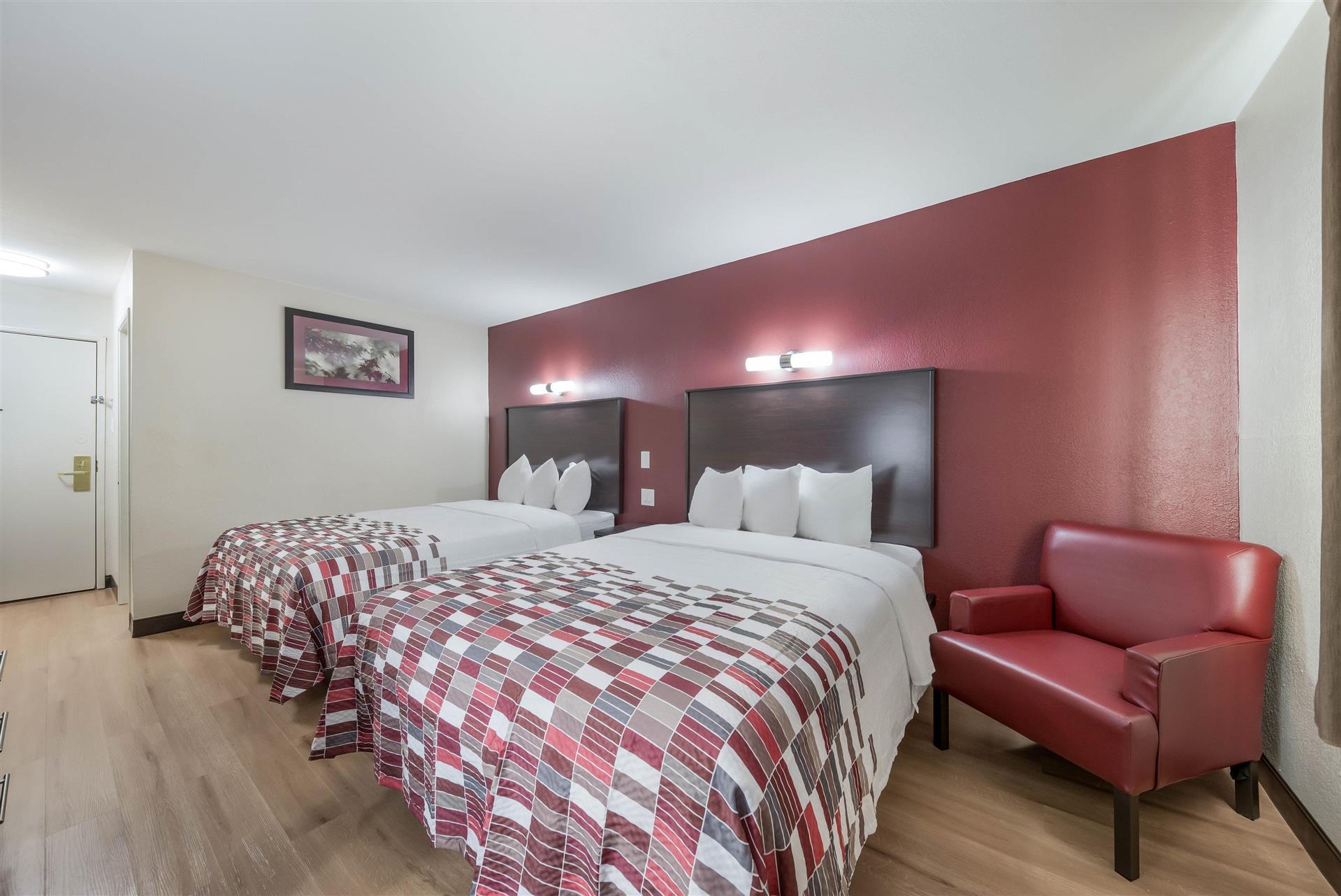 Red Roof Inn & Suites Denton image