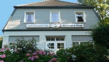 Waldhotel Restaurant Peter auf'm Berg в Bielefeld, DE