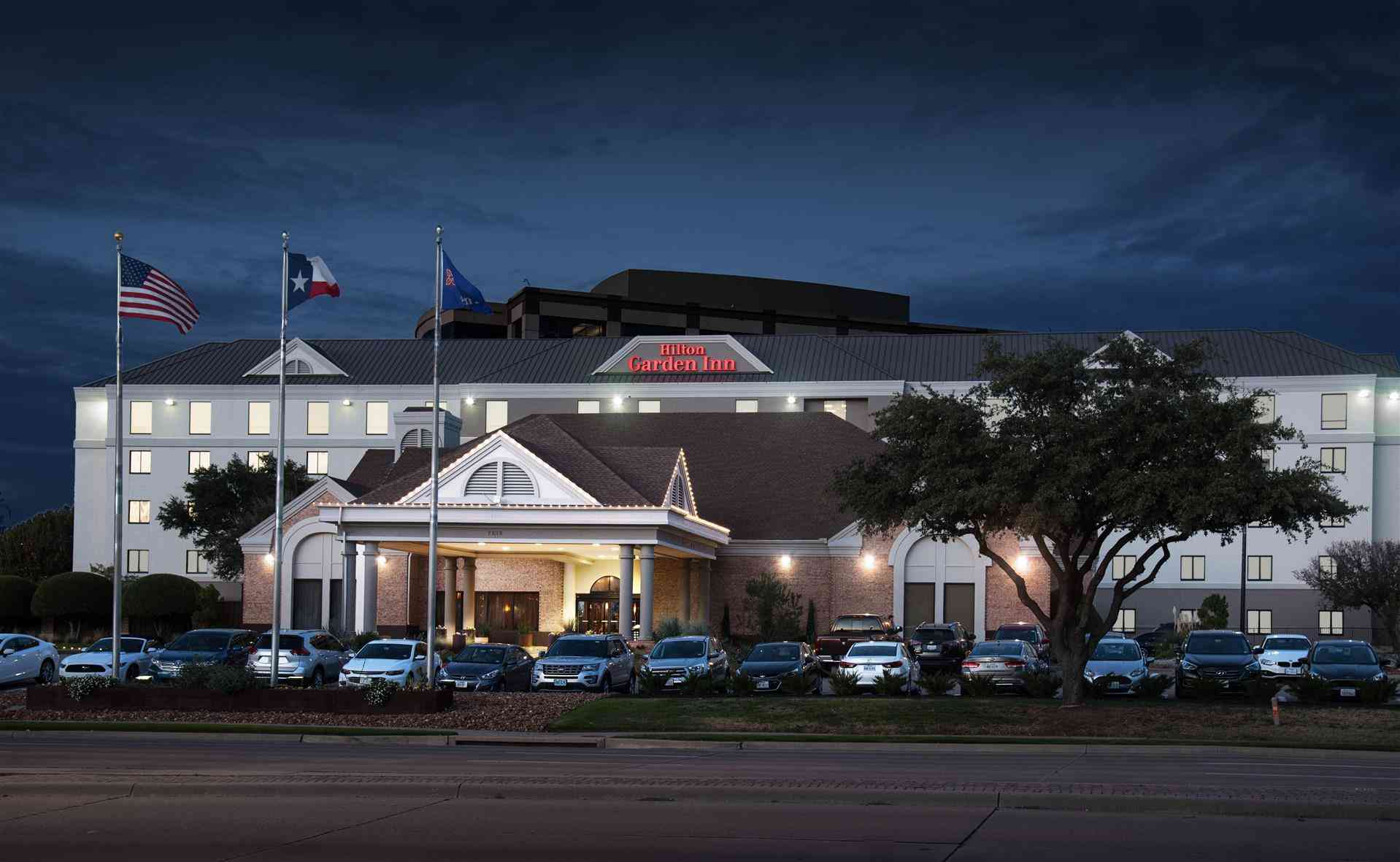 Hilton Garden Inn Las Colinas в Irving, TX