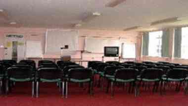 Addlestone, GB1 的 The Runnymede Centre