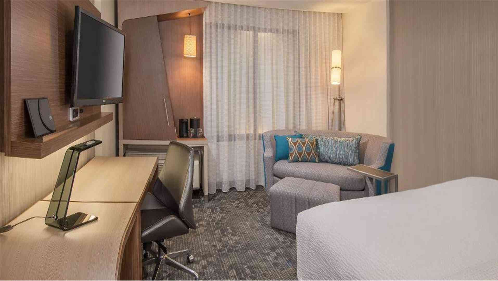 Courtyard by Marriott North Brunswick в North Brunswick Township, NJ