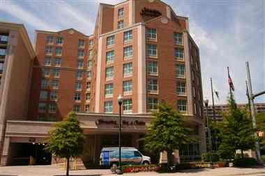 Hampton Inn & Suites Arlington Crystal City DCA i Arlington, VA