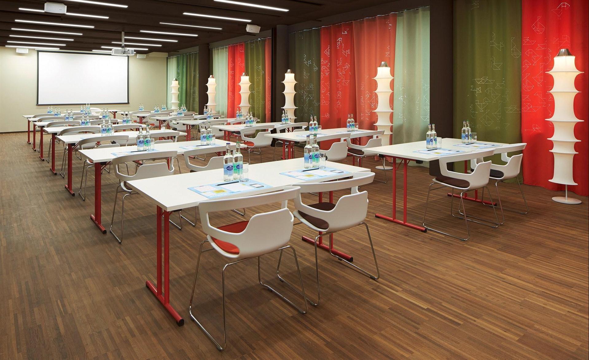 Изображение помещения для встречи