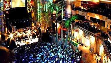 Hollywood & Highland Center в Newport Beach, CA