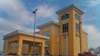 La Quinta Inn & Suites by Wyndham Karnes City - Kenedy in Stad Karnes, TX