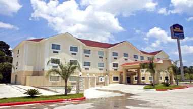 Best Western Cleveland Inn & Suites em Cleveland, TX