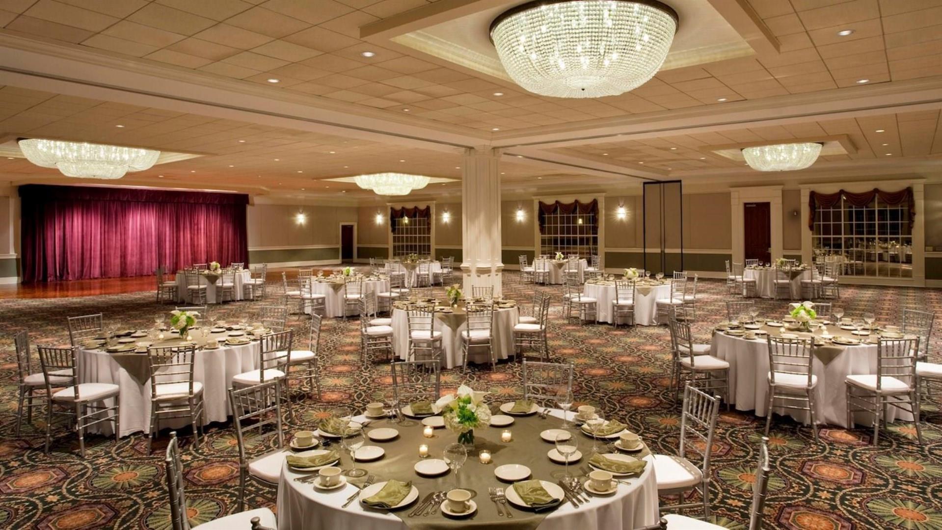 Sheraton Greensboro at Four Seasons image