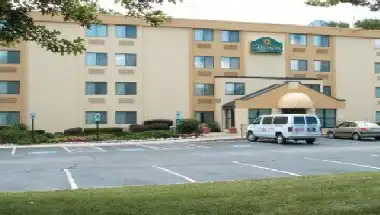 La Quinta Inn & Suites by Wyndham Columbia / Fort Meade, Jessup, MD