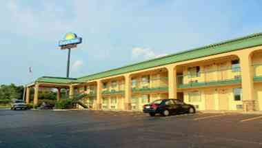 Days Inn by Wyndham Macon I-475 i Macon, GA