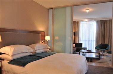 aha Harbour Bridge Hotel & Suites в Cape Town, ZA