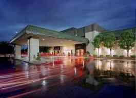 DoubleTree by Hilton Hotel Detroit - Dearborn в Detroit, MI