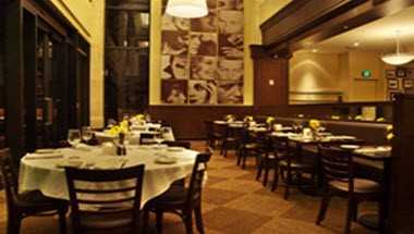 Daily Grill - Century Blvd в Los Angeles, CA