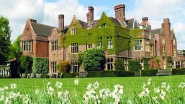 Warren House Hotel в Kingston upon Thames, GB1