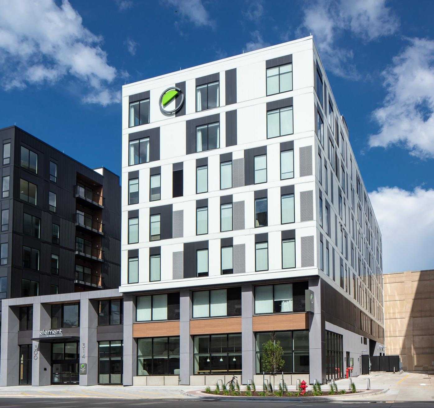 Element Iowa City em Iowa City, IA