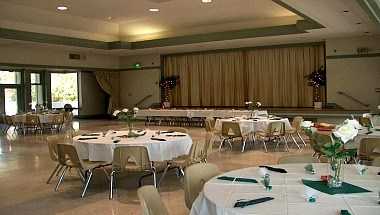 The Richard T Conzelmann Community Center at Howe Park в Sacramento, CA