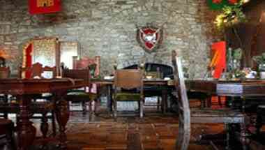 Ravenwood Castle i New Plymouth, OH