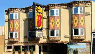 Super 8 by Wyndham San Francisco/Near the Marina in San Francisco, CA