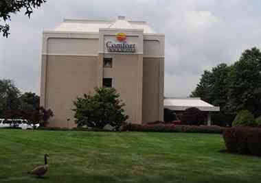 Comfort Inn and Suites Somerset - New Brunswick в Somerset, NJ