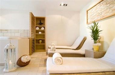 Hotel Cafe Kronsbuehel a Tirolo, IT