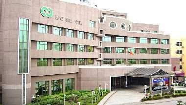 Lake Side Hotel in Hanoi, VN
