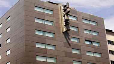 格拉诺列尔斯, ES 的 Hotel Iris