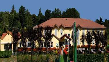 L Hotel Aster в Briey, FR