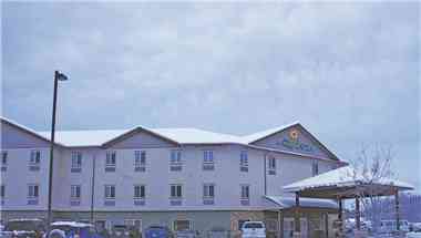 La Quinta Inn & Suites by Wyndham Fairbanks Airport in Fairbanks, AK