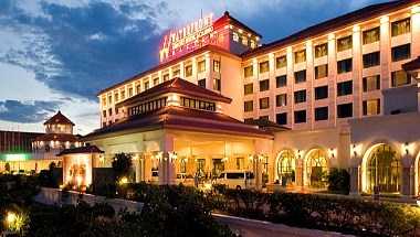 Waterfront Airport Hotel & Casino Mactan em Lapu-Lapu, PH