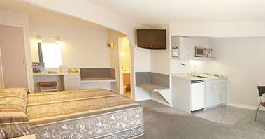 Te Anau, NZ의 The Village Inn Hotel