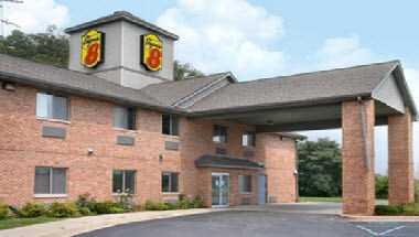 Super 8 by Wyndham Valparaiso a Valparaiso, IN